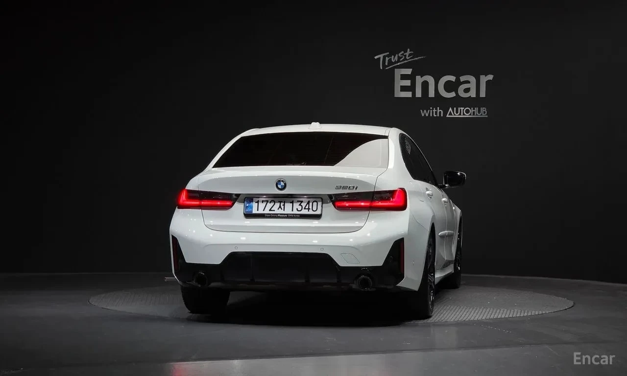 BMW 320 * 320i M Sport * АВТОКРЕДИТ* , снимка 4 - Автомобили и джипове - 55978393