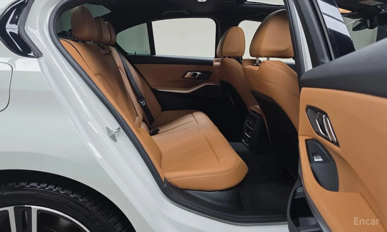 BMW 320 * 320i M Sport * АВТОКРЕДИТ* , снимка 17 - Автомобили и джипове - 55978393