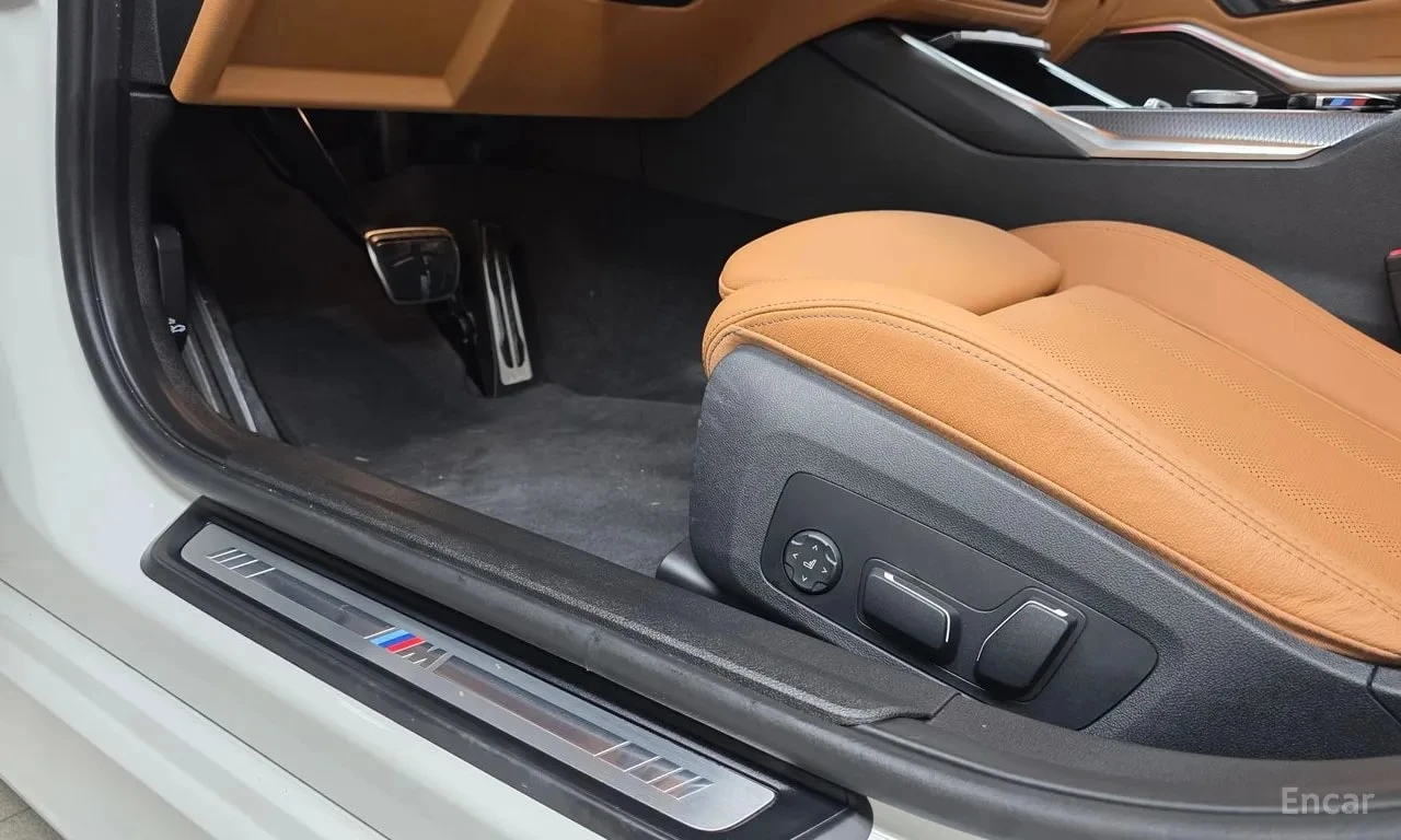 BMW 320 * 320i M Sport * АВТОКРЕДИТ* , снимка 15 - Автомобили и джипове - 55978393