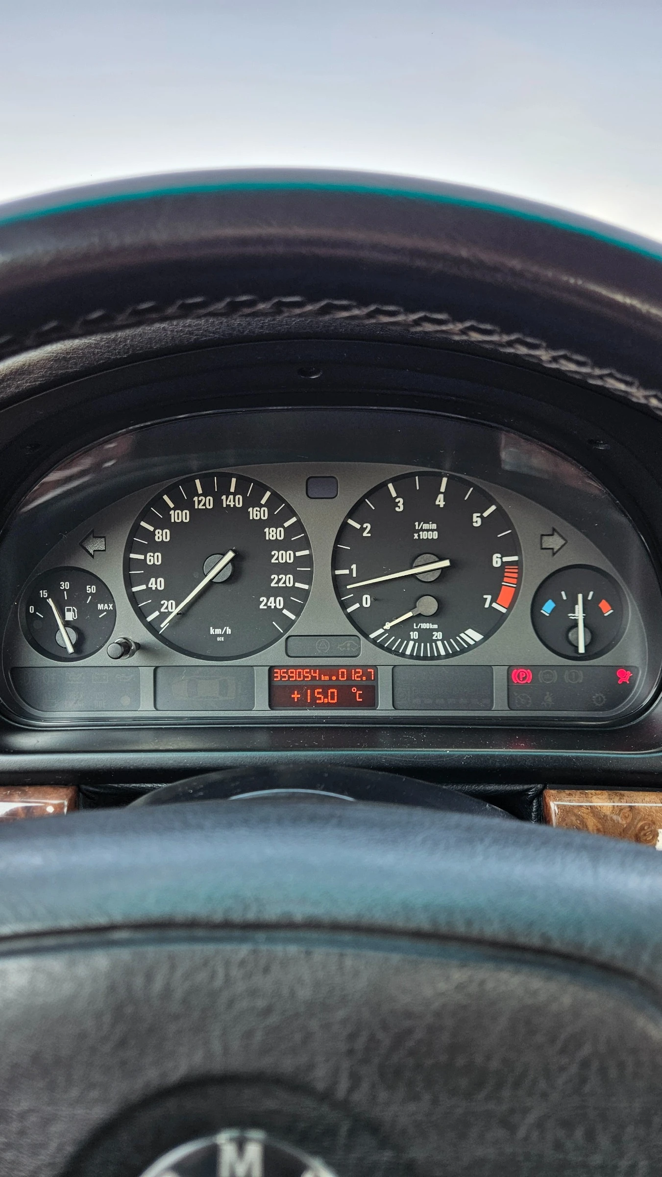 BMW 523 i, снимка 16 - Автомобили и джипове - 56098611