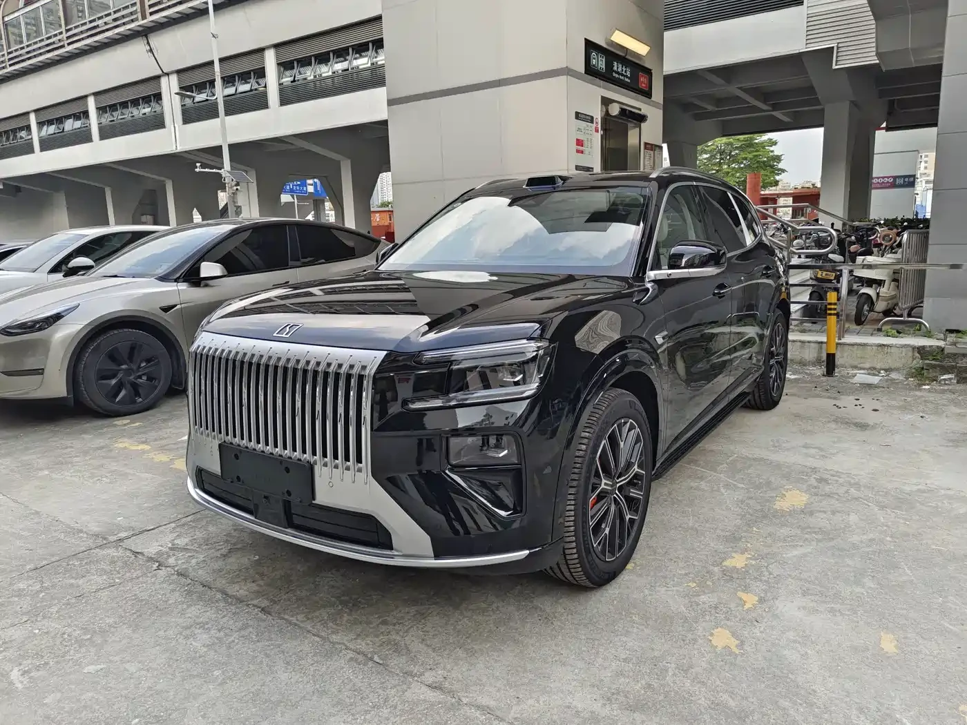Zeekr Luxury 8X* 2026* 100 ��* ����� ���* ������ ���� | Mobile.bg � ����������� 3