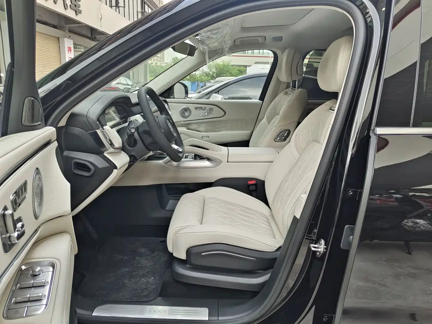 Zeekr Luxury 8X* 2026* 100 ��* ����� ���* ������ ���� | Mobile.bg � ����������� 8