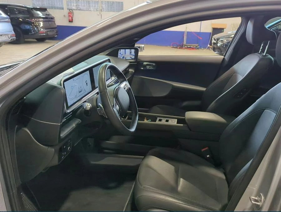Hyundai Ioniq 6 Long Range AWD Leather LED Navi, снимка 5 - Автомобили и джипове - 56711533