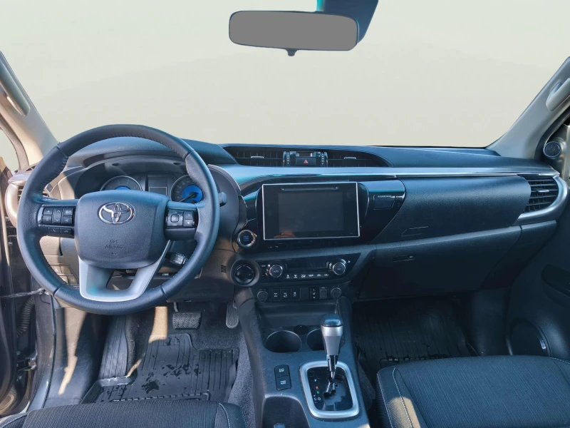 Toyota Hilux 2.4, снимка 9 - Автомобили и джипове - 52656825