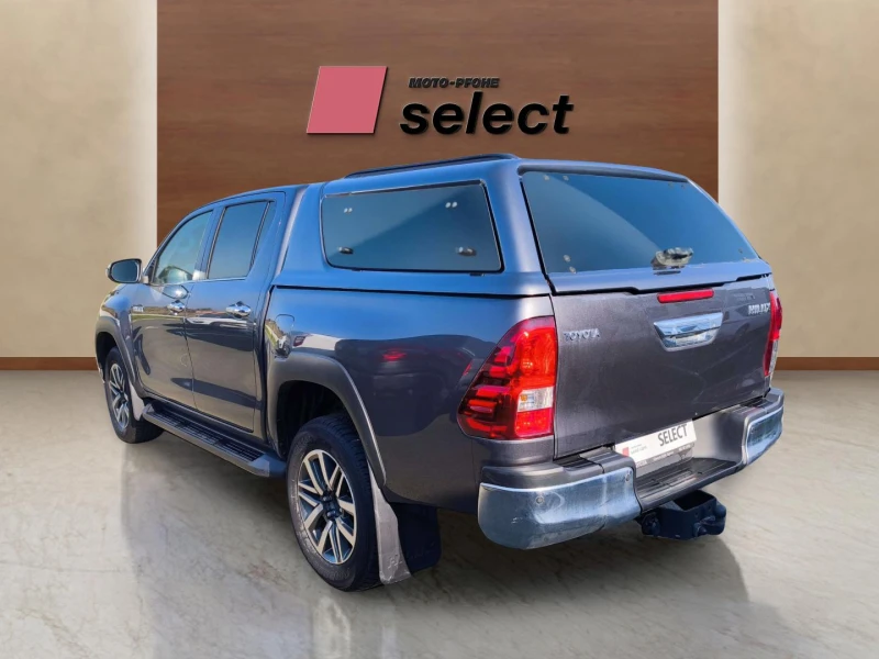 Toyota Hilux 2.4, снимка 2 - Автомобили и джипове - 52656825