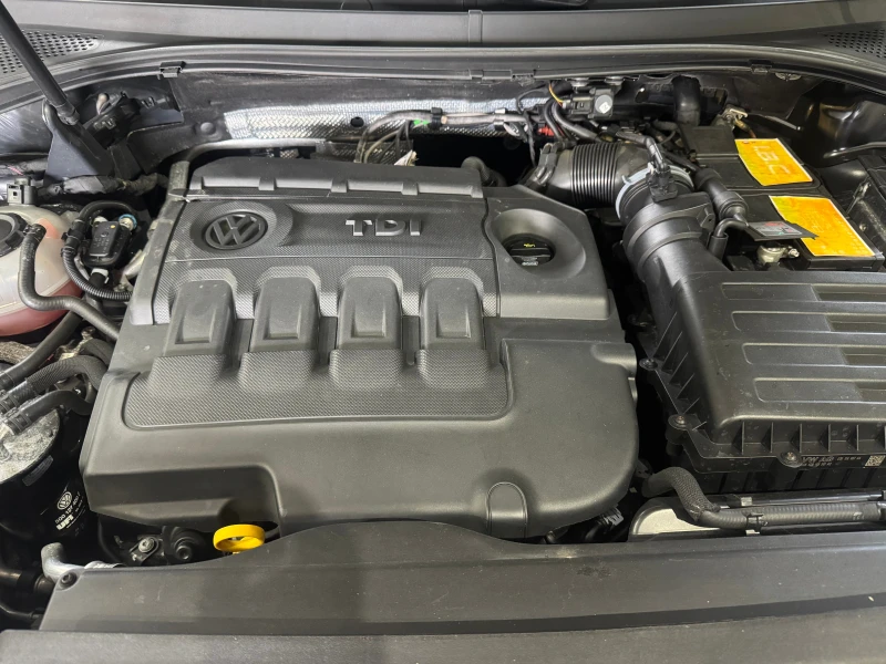 VW Tiguan 4x4 distronic, снимка 16 - Автомобили и джипове - 52885304