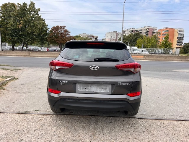 Hyundai Tucson IX35, снимка 7 - Автомобили и джипове - 47053038