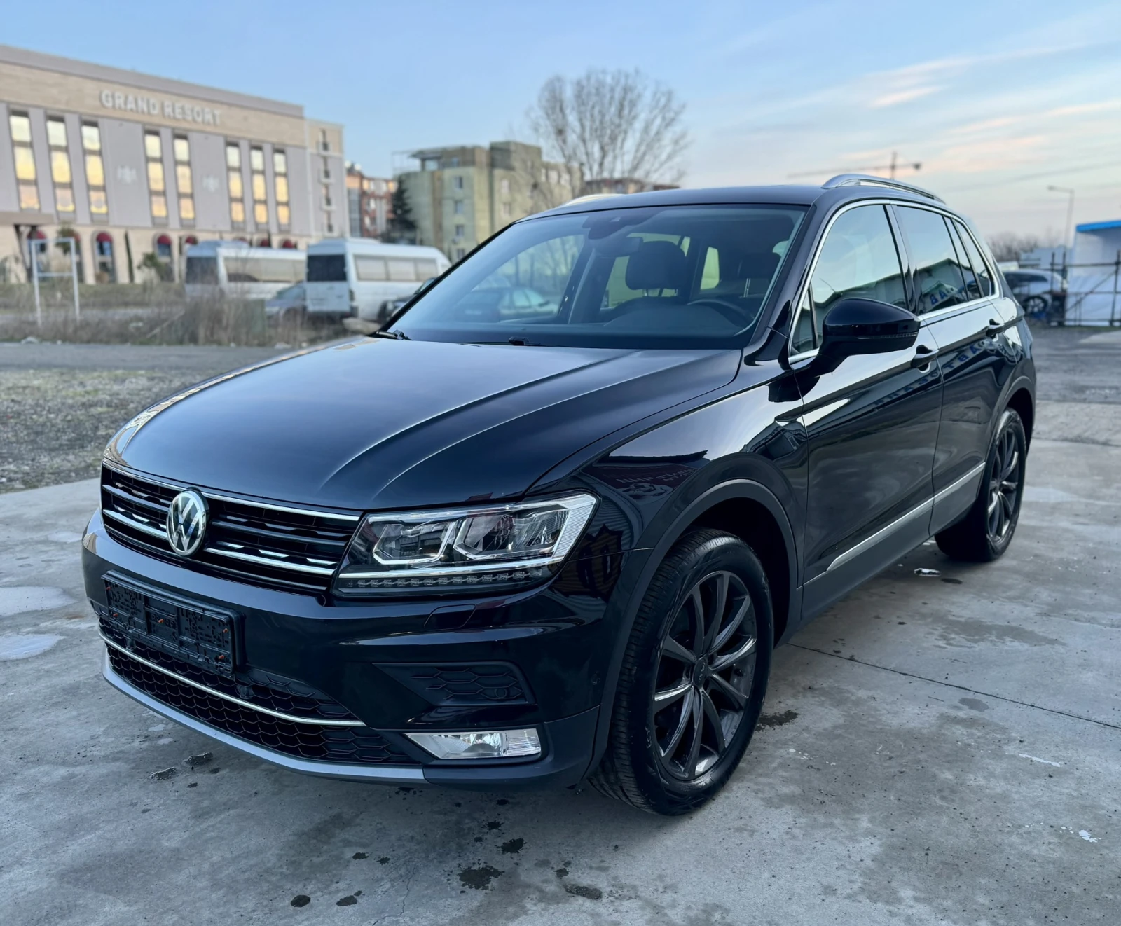 VW Tiguan 2.0 TDI 4Motion Сервизна История, снимка 1