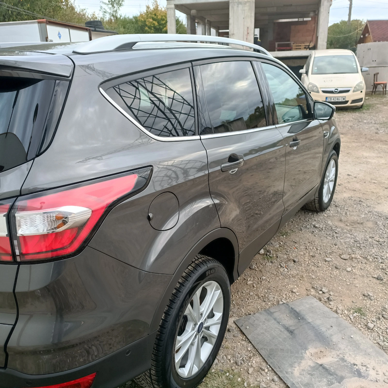 Ford Kuga  - изображение 4