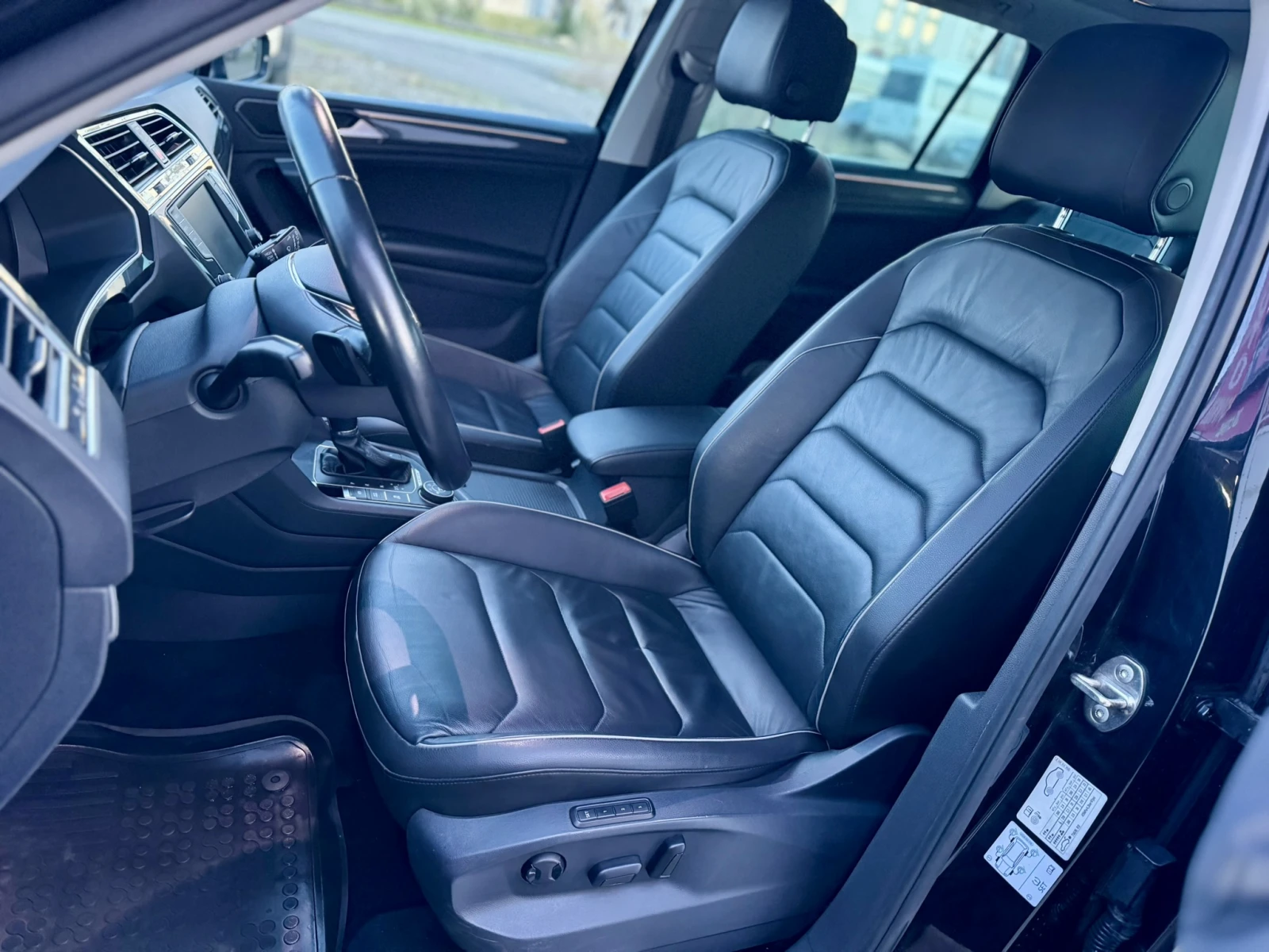 VW Tiguan 2.0 TDI 4Motion Сервизна История - изображение 8