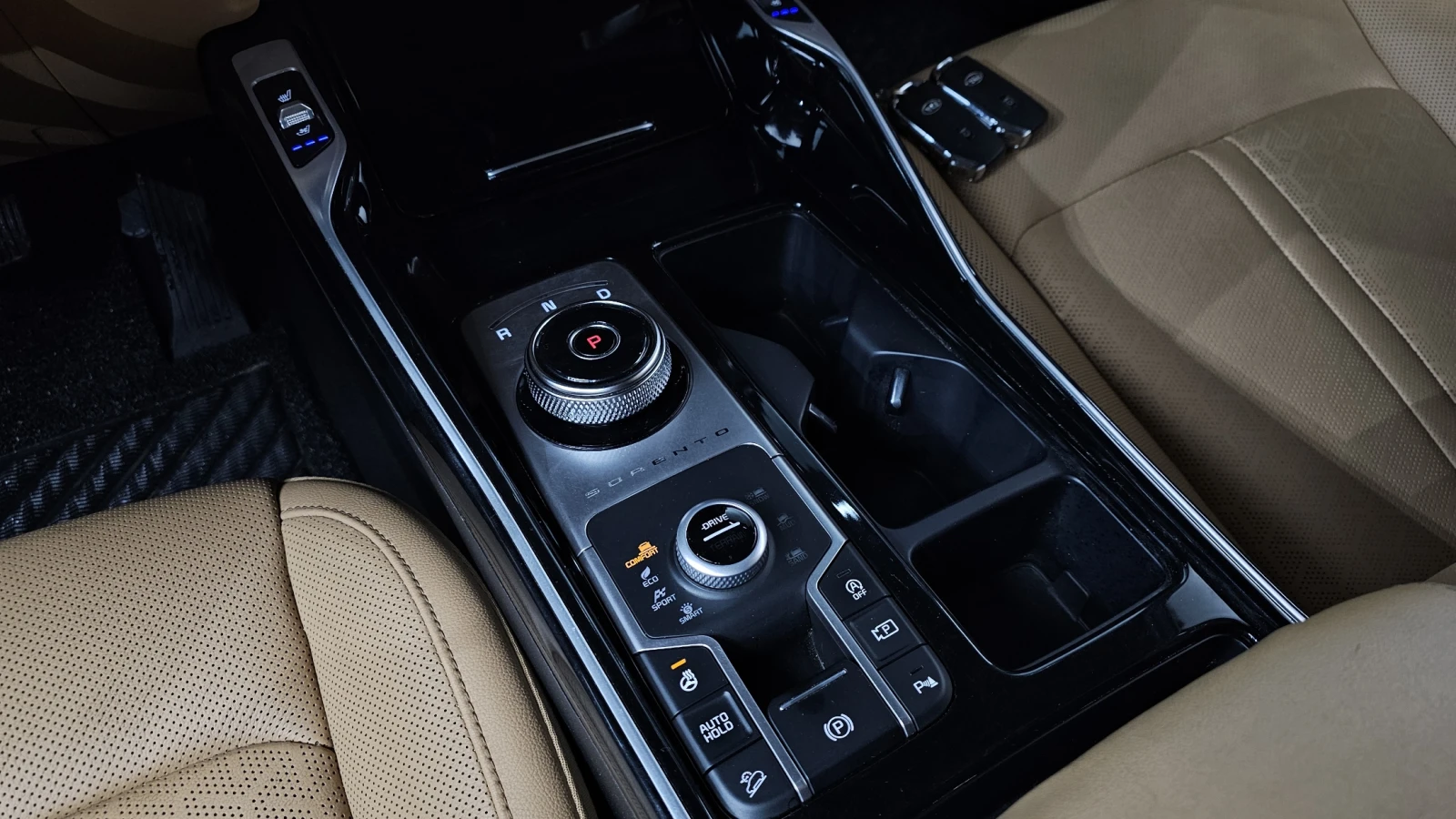 Kia Sorento 2.2CRDI/4x4/Пълна сервизна !!! - изображение 9