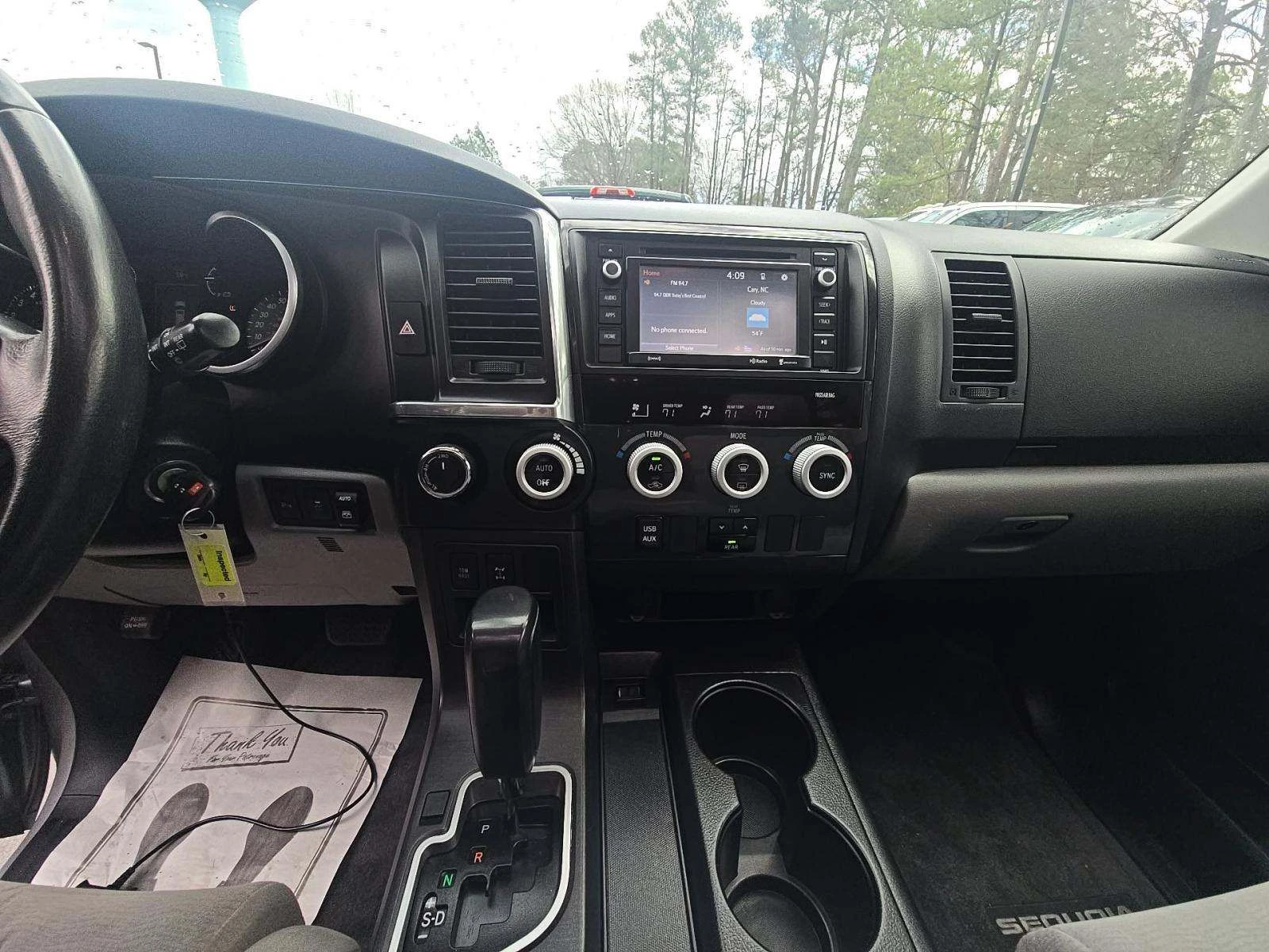 Toyota Sequoia, снимка 10 - Автомобили и джипове - 53768544