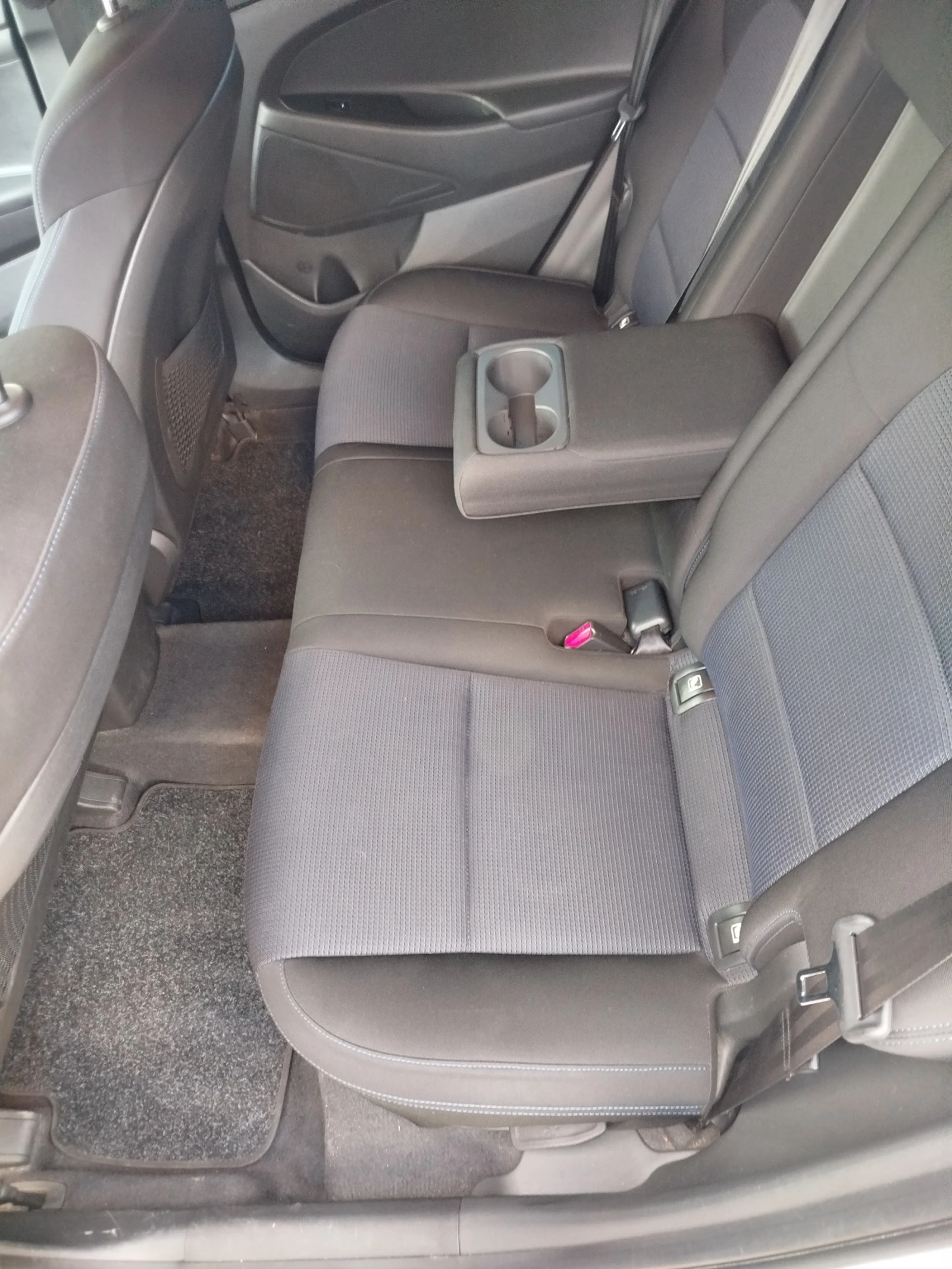 Hyundai Tucson 1, 6, снимка 8 - Автомобили и джипове - 53903688