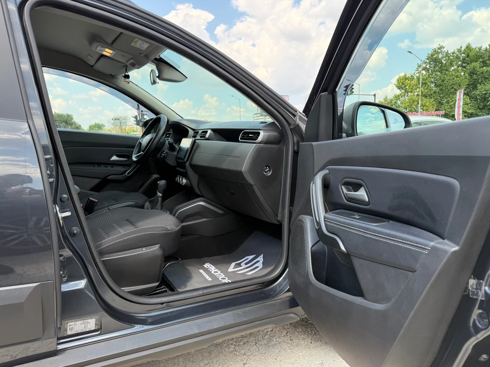 Dacia Duster 1.3 TCe 150cv automatic Extreme EDC FAP, снимка 12 - Автомобили и джипове - 55359275