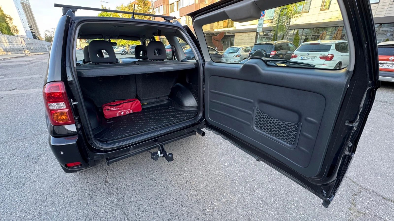 Toyota Rav4 2.0L D4D Facelift, снимка 17 - Автомобили и джипове - 55796182