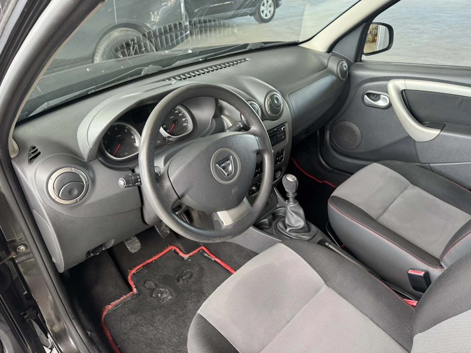 Dacia Duster 1.5dci* 110ps* 6��* �������� | Mobile.bg � ����������� 9