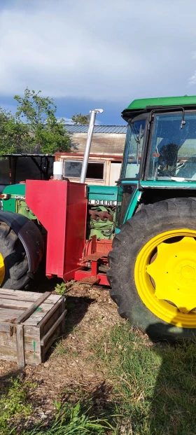 Трактор John Deere 3040, снимка 7