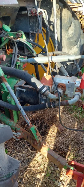 Трактор John Deere 3040, снимка 2