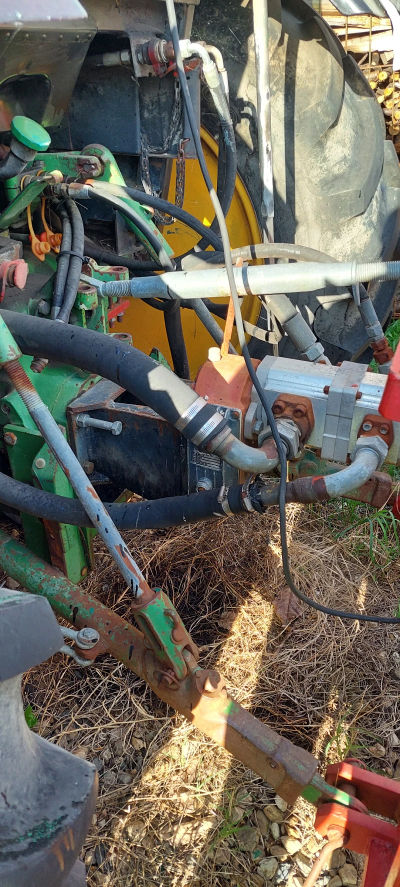 Трактор John Deere 3040, снимка 2 - Селскостопанска техника - 52041100