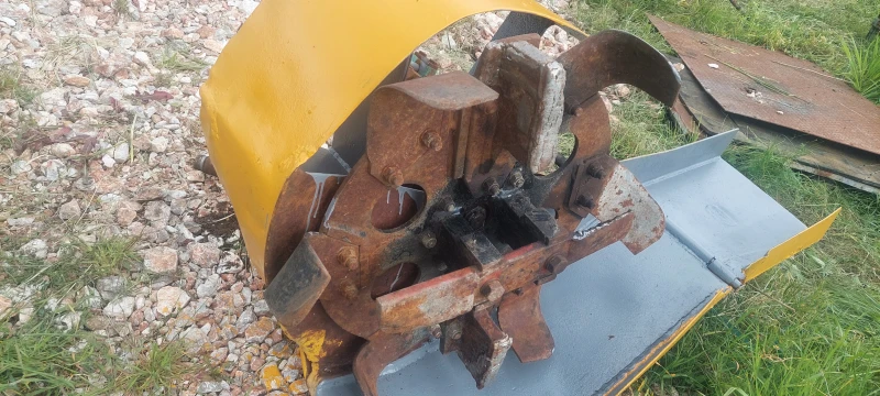 Трактор John Deere 3040, снимка 12 - Селскостопанска техника - 52041100