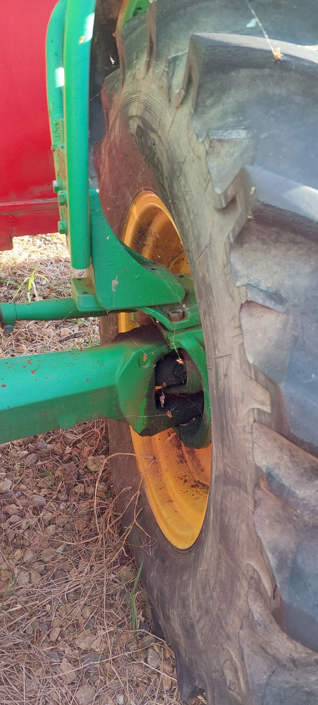 Трактор John Deere 3040 - изображение 4
