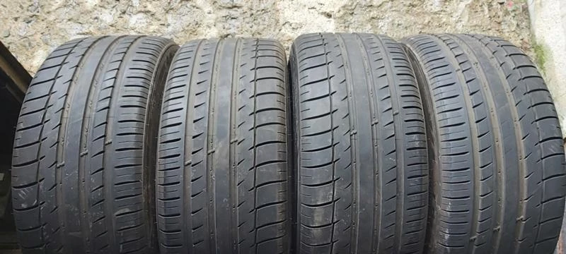 Гуми Летни 255/40R19, снимка 1 - Гуми и джанти - 34685399