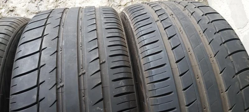 Гуми Летни 255/40R19, снимка 4 - Гуми и джанти - 34685399