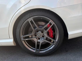 Mercedes-Benz E 63 AMG Рядко Изпълнение * АвтоКредит (ЦЕНА ДО БГ), снимка 10