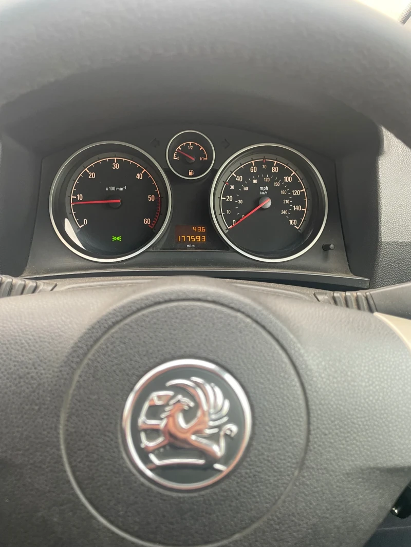 Opel Zafira 1.9 120кс., снимка 6 - Автомобили и джипове - 53098179