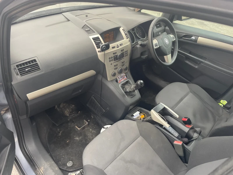 Opel Zafira 1.9 120кс., снимка 5 - Автомобили и джипове - 53098179