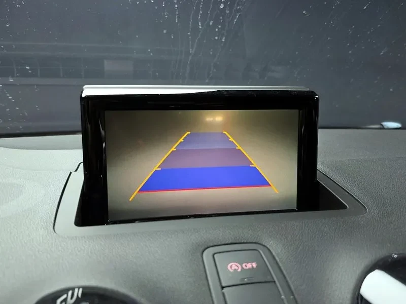 Audi A1 1.6 TDI, снимка 15 - Автомобили и джипове - 54125149