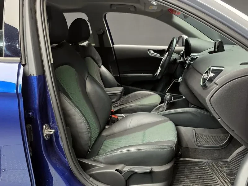 Audi A1 1.6 TDI, снимка 10 - Автомобили и джипове - 54125149