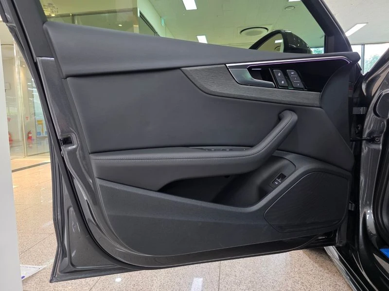 Audi A4 40 TDI Quattro Premium| 190к.с.| ВКЛ.ТЕХНОТЕСТ, снимка 12 - Автомобили и джипове - 55187796