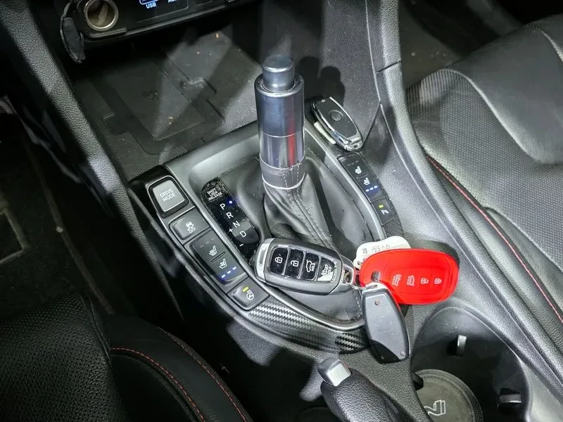 Hyundai Veloster  1.6 Turbo Sport Core, снимка 9 - Автомобили и джипове - 55887505