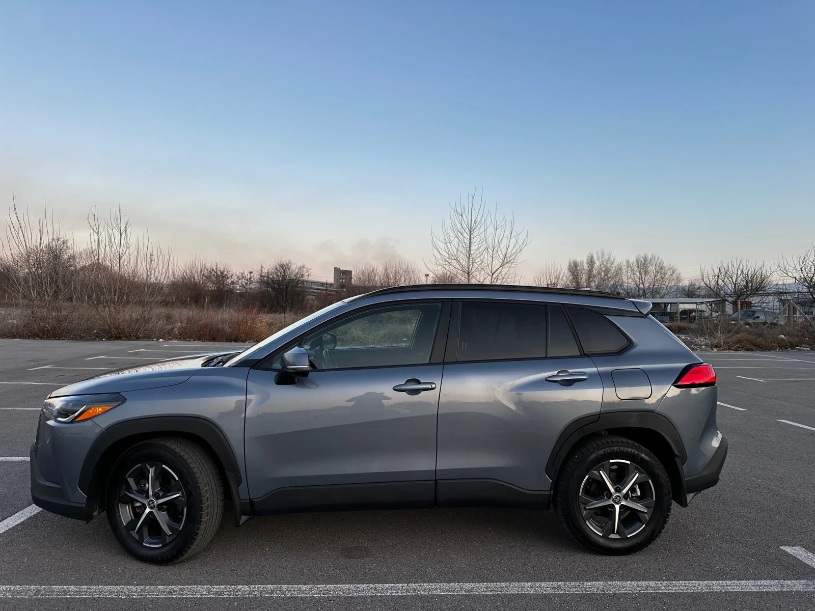 Toyota Corolla Cross 2.0i* 4х4* Distronic* AppleCar* Камера* Подгрев*  - изображение 6