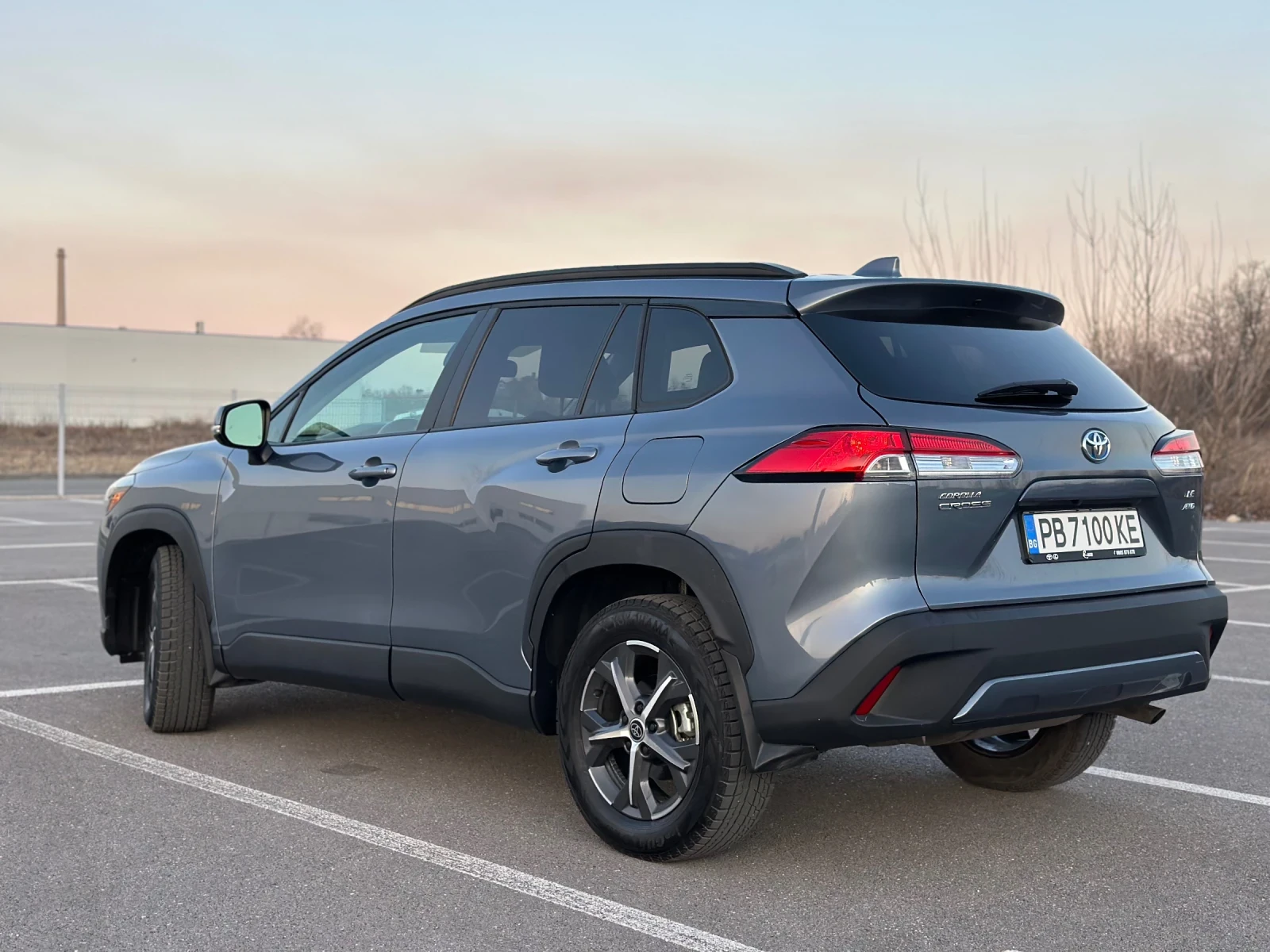 Toyota Corolla Cross 2.0i* 4х4* Distronic* AppleCar* Камера* Подгрев*  - изображение 3