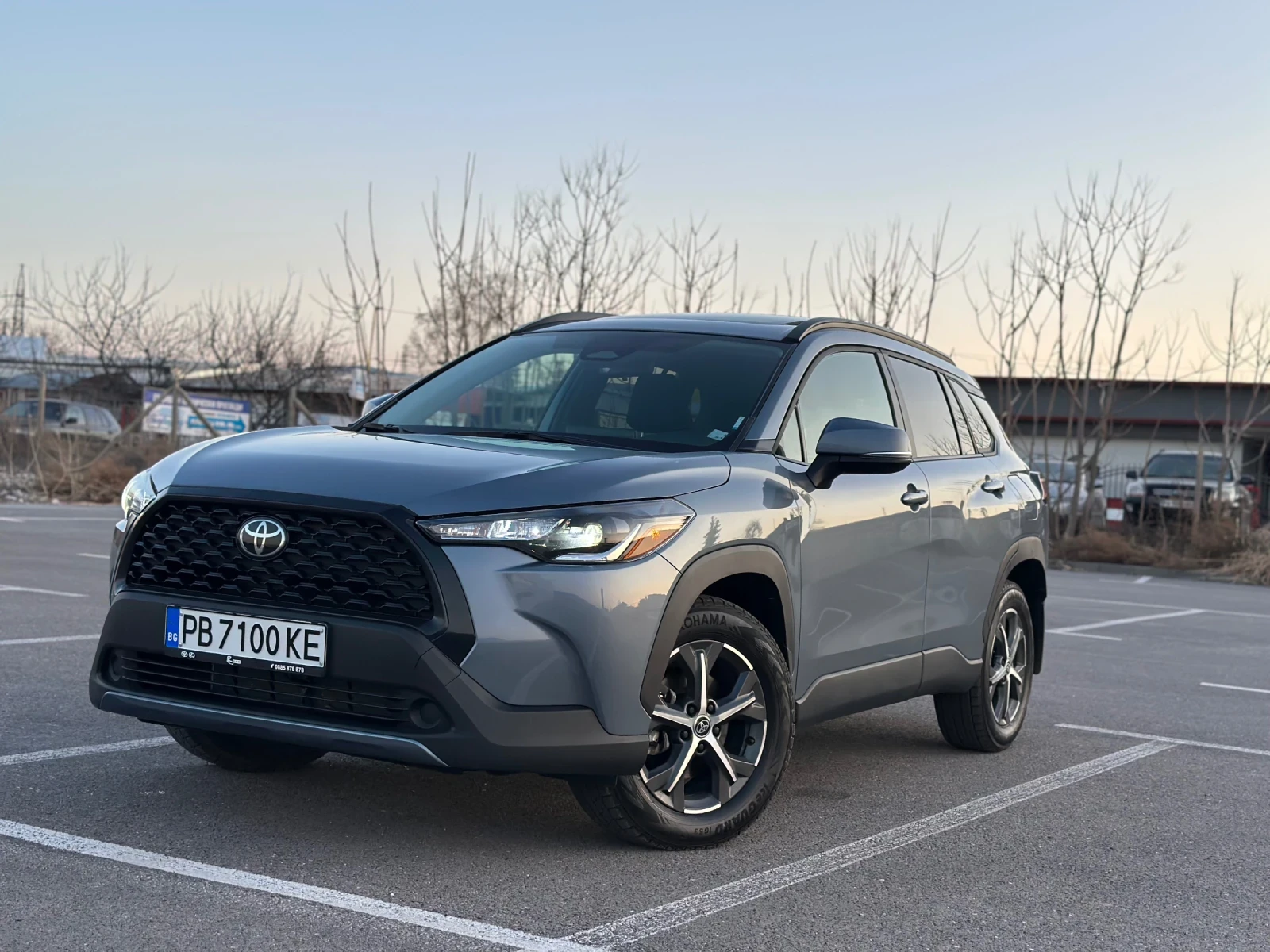 Toyota Corolla Cross 2.0i* 4х4* Distronic* AppleCar* Камера* Подгрев*  - изображение 2