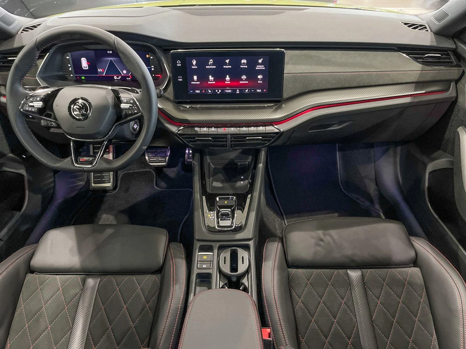 Skoda Octavia 2.0TDI* RS* MEMORY* HEAD-UP* KEYLESS* DISTR*  - изображение 6