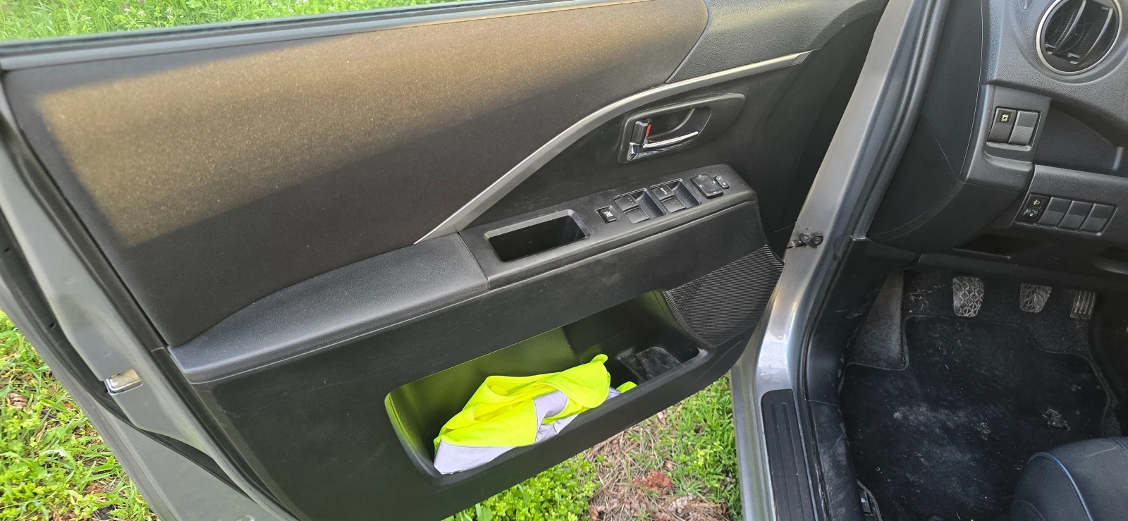 Mazda 5 1.6d 7места, снимка 14 - Автомобили и джипове - 54100693