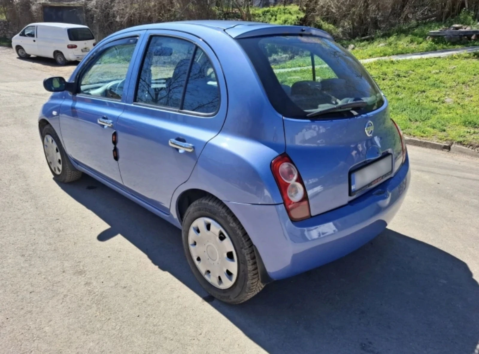 Nissan Micra 1.4i Автоматик, снимка 3 - Автомобили и джипове - 54116078
