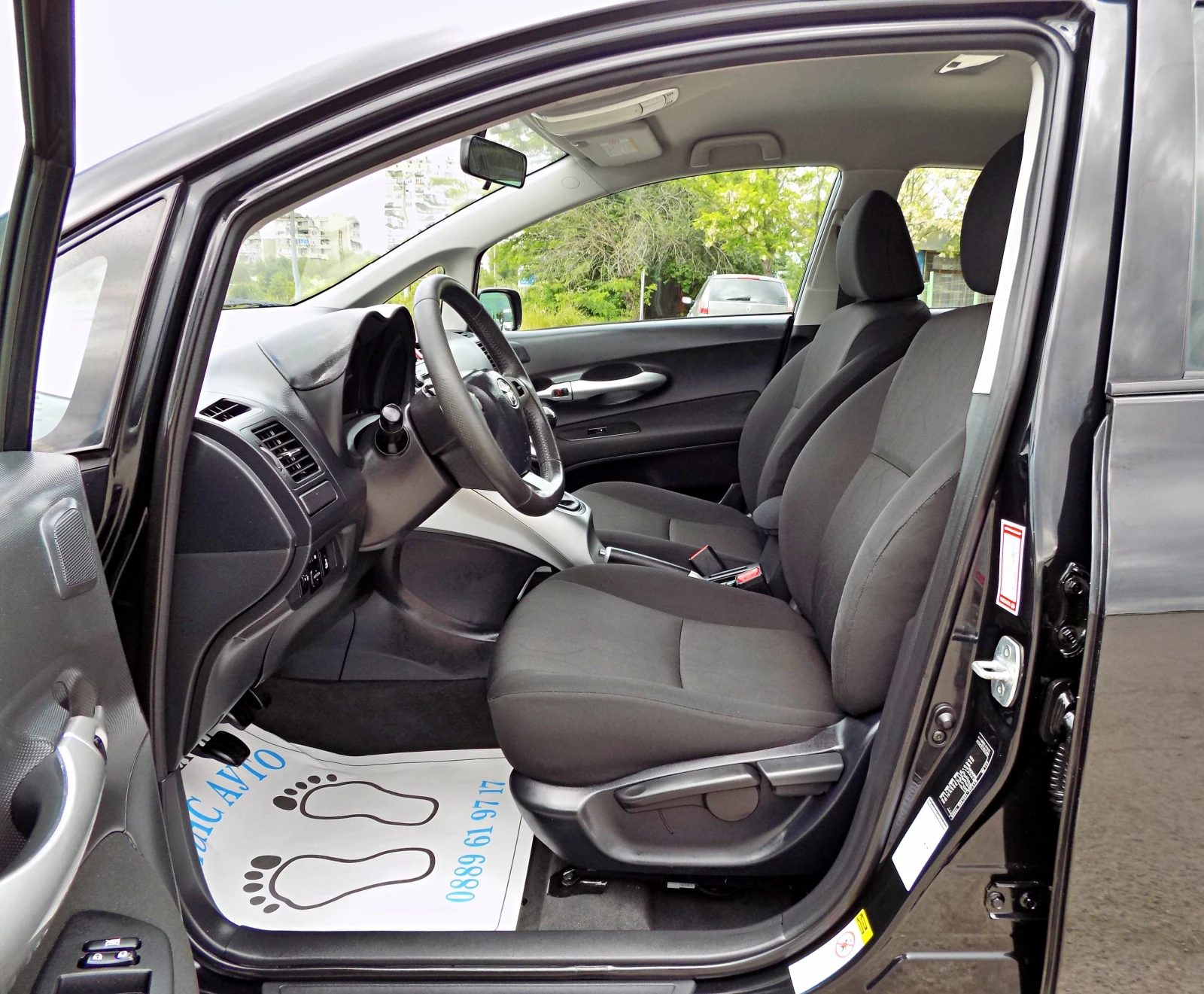 Toyota Auris 1.4D-4D/90к./6ск./FACELIFT, снимка 6 - Автомобили и джипове - 54643245