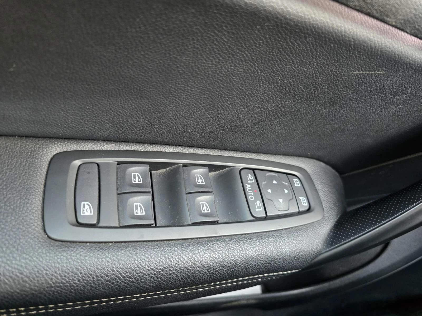 Renault Megane 1.3 TCe 140 EDC, снимка 11 - Автомобили и джипове - 55077674