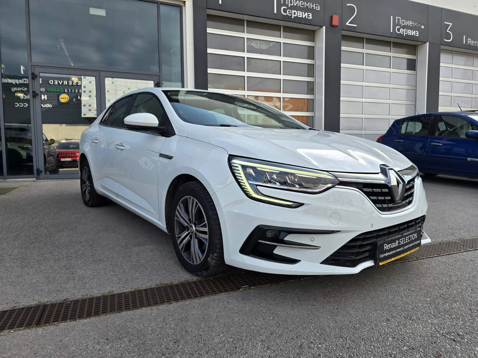 Renault Megane 1.3 TCe 140 EDC, снимка 2 - Автомобили и джипове - 55077674