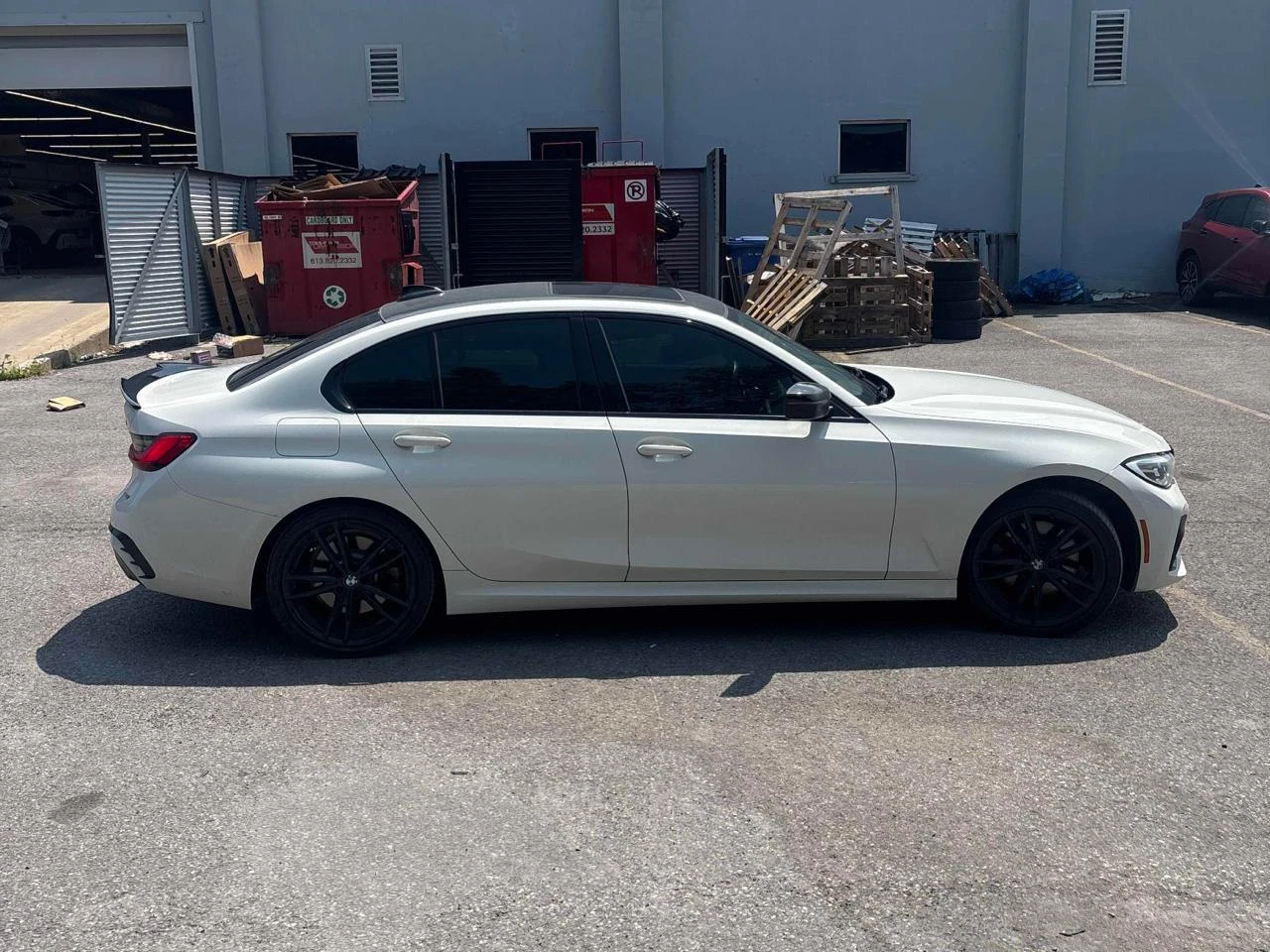 BMW 330 i xDrive/M-Performance/Shadow/БЕЗ ИНЦИДЕНТ, снимка 4 - Автомобили и джипове - 55321044