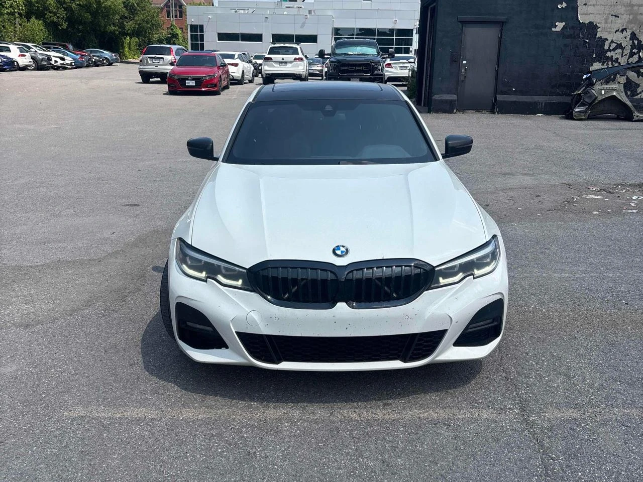 BMW 330 i xDrive/M-Performance/Shadow/БЕЗ ИНЦИДЕНТ, снимка 5 - Автомобили и джипове - 55321044