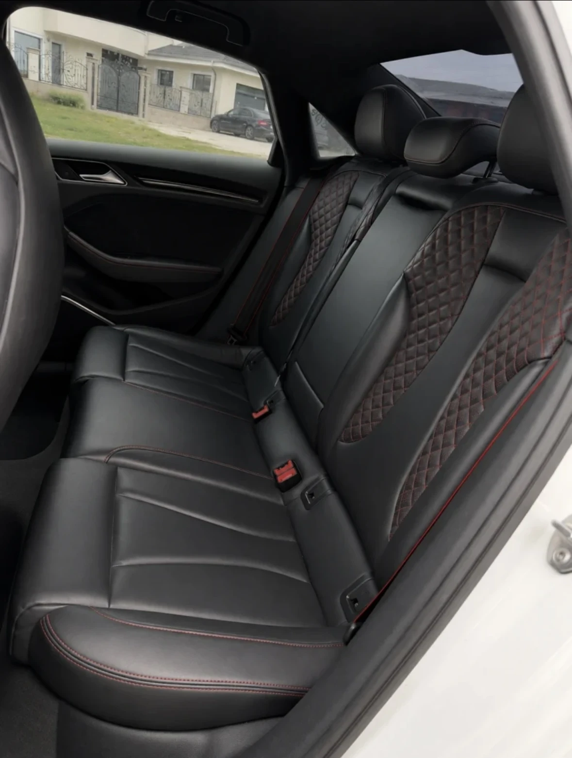 Audi Rs3 Carbon Edition / B&O / RS Sport Exchaust , снимка 12 - Автомобили и джипове - 55739680