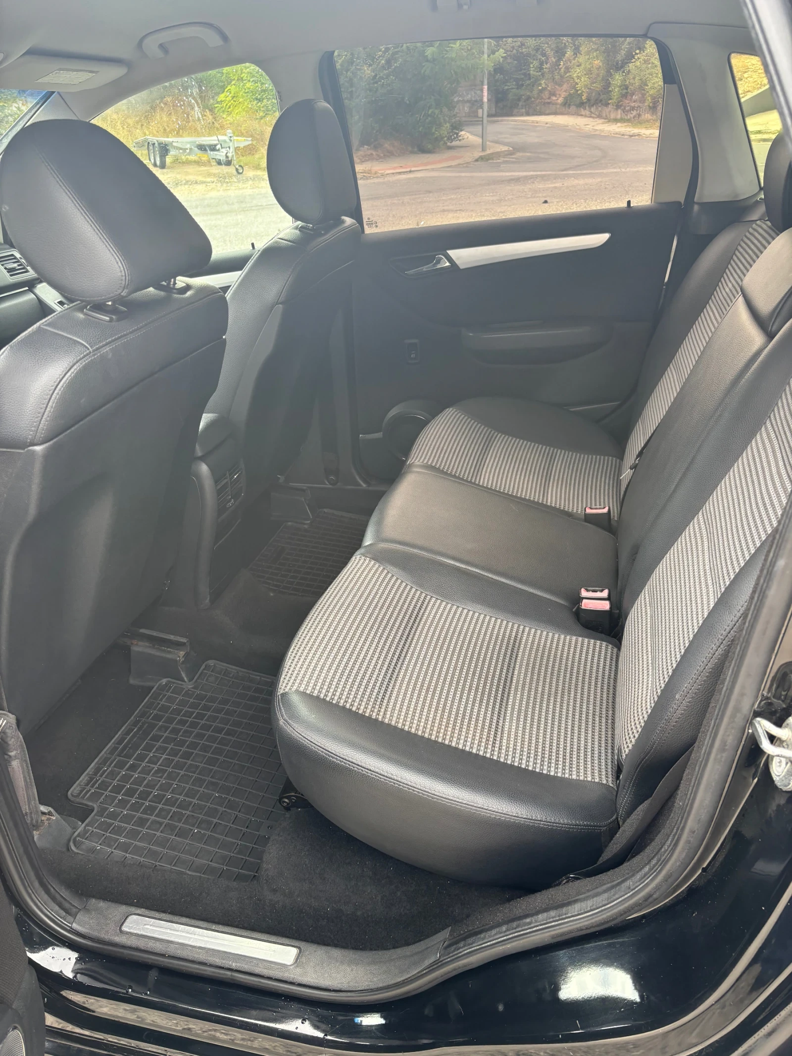 Mercedes-Benz B 200 2, 0 cdi, снимка 8 - Автомобили и джипове - 56192264
