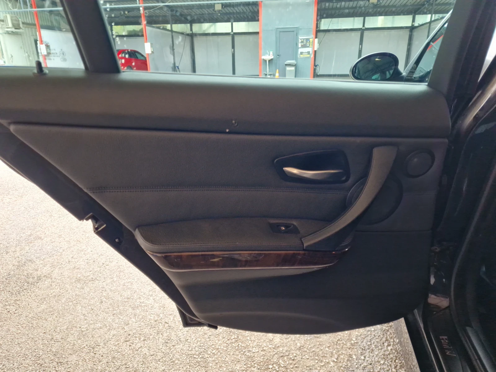 BMW 330, снимка 9 - Автомобили и джипове - 56564468