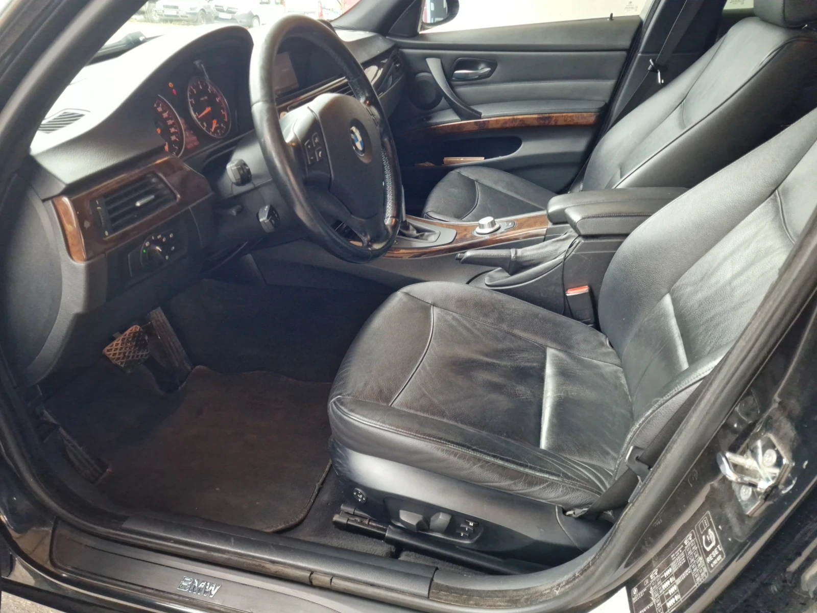 BMW 330, снимка 16 - Автомобили и джипове - 56564468