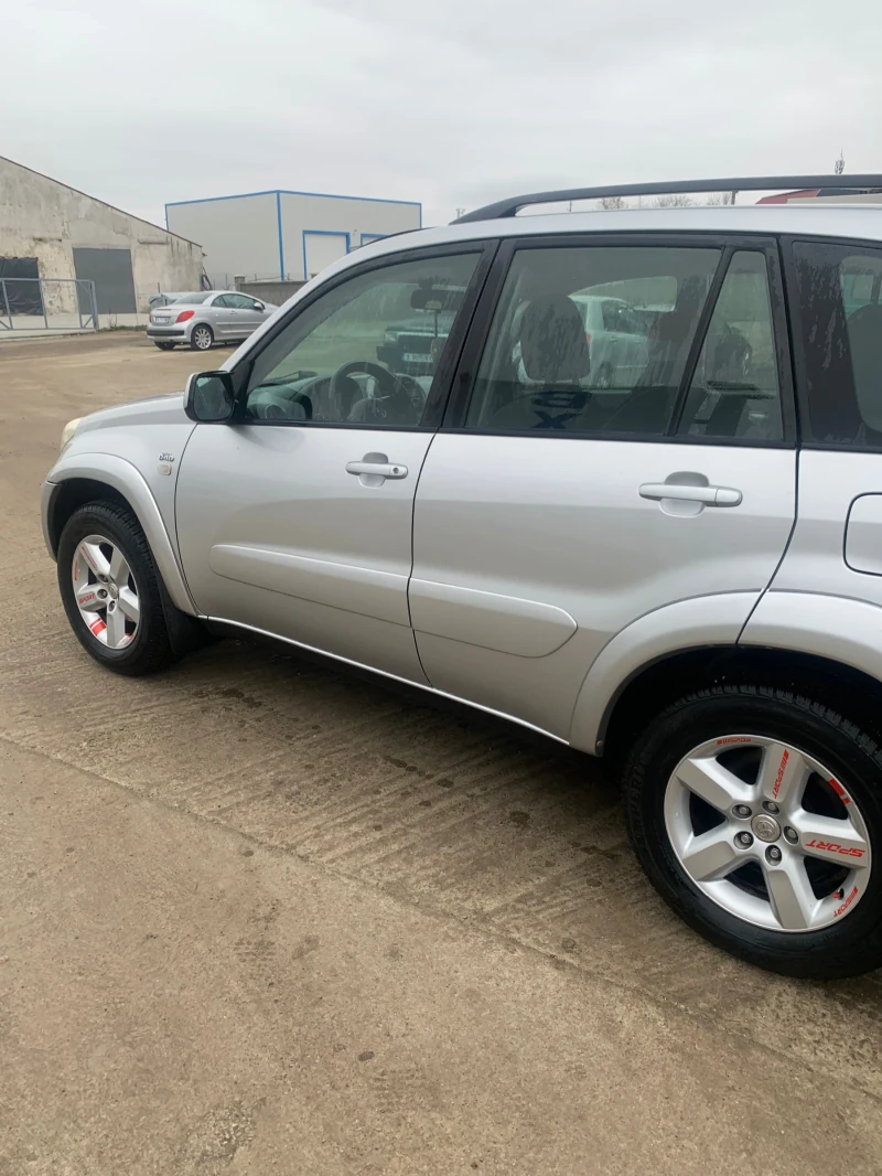 Toyota Rav4, снимка 11 - Автомобили и джипове - 52891154